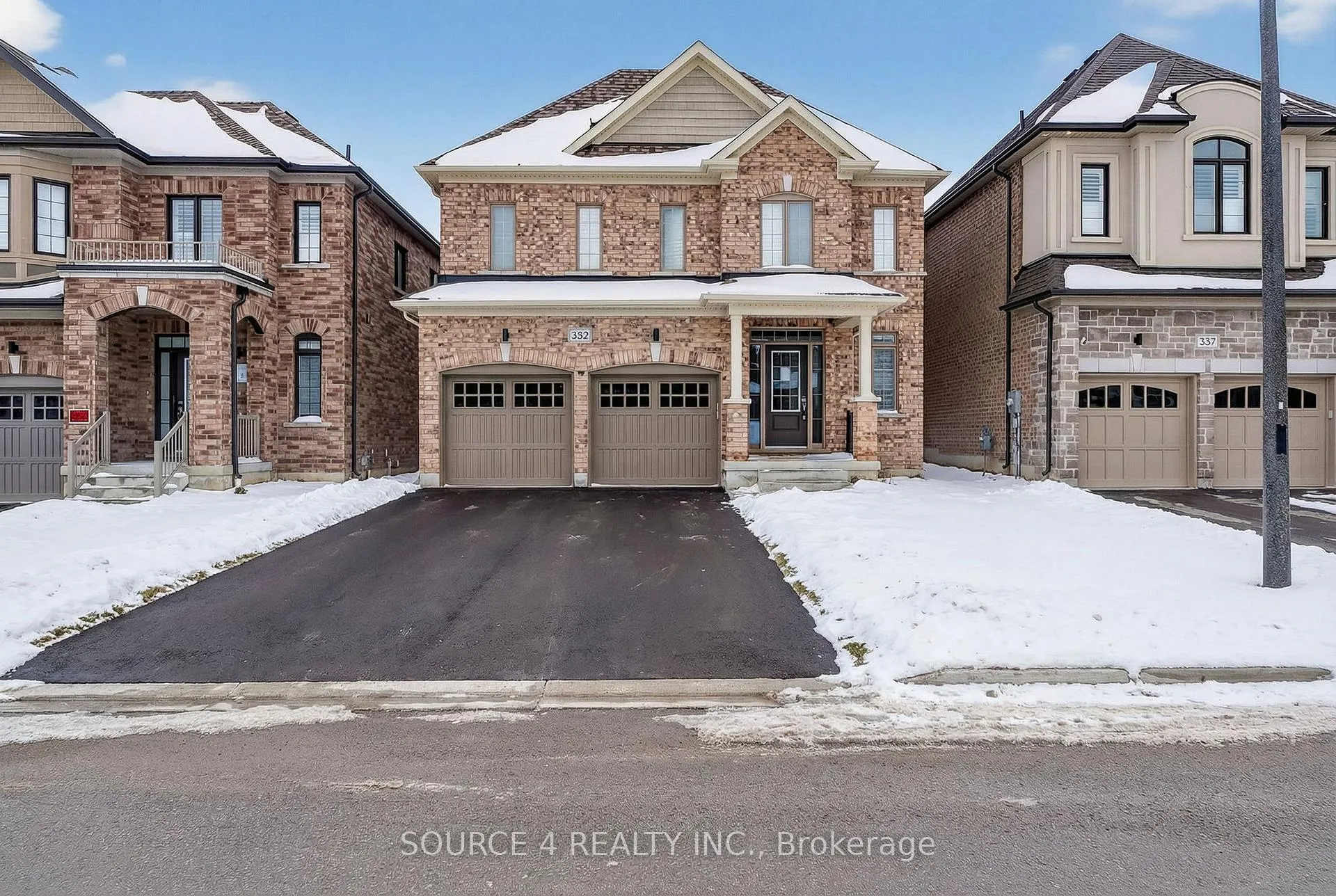 Photo 1 of 355 Danny Wheeler Boulevard, Georgina, Keswick North — HOMEH