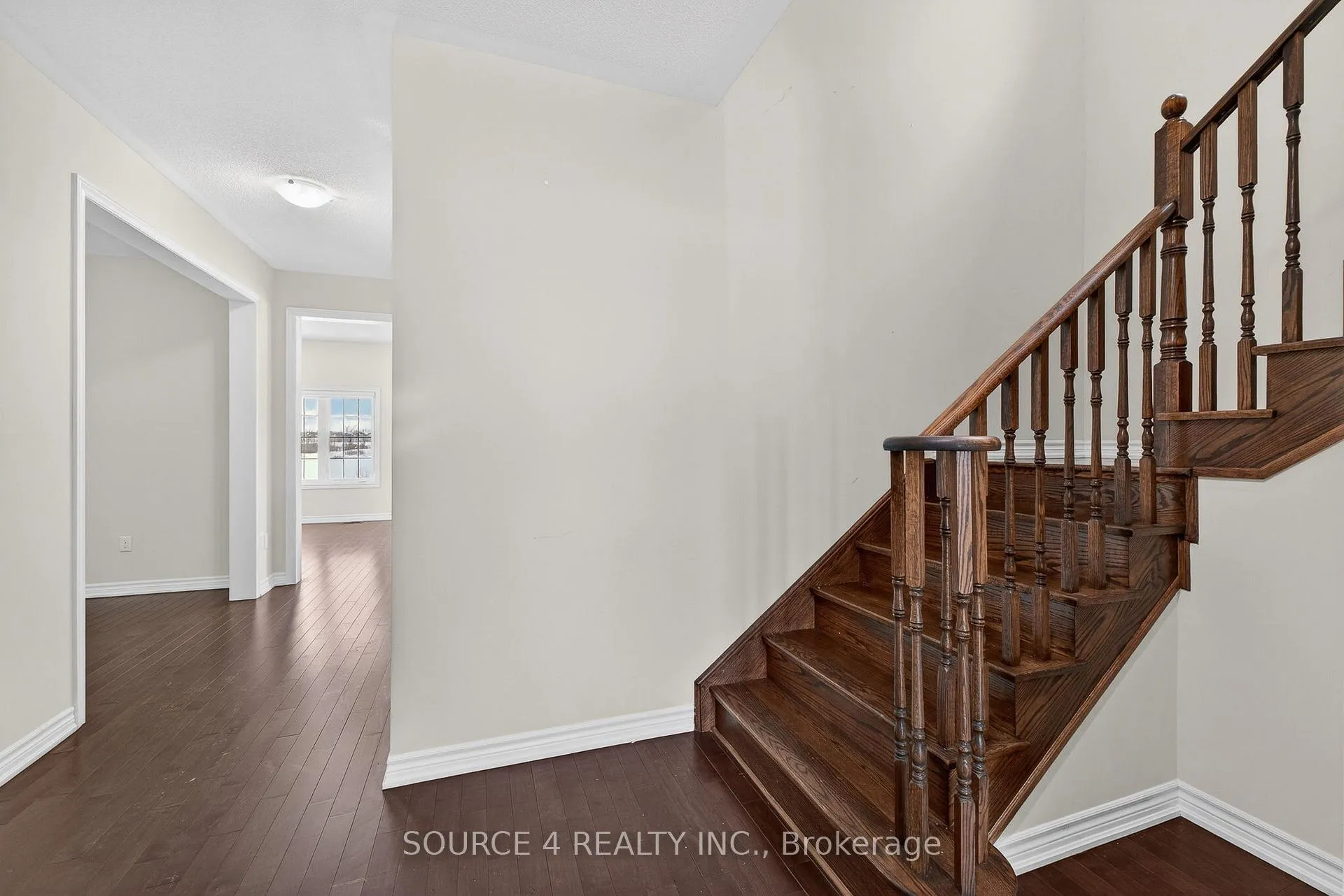 Photo 5 of 355 Danny Wheeler Boulevard, Georgina, Keswick North — HOMEH
