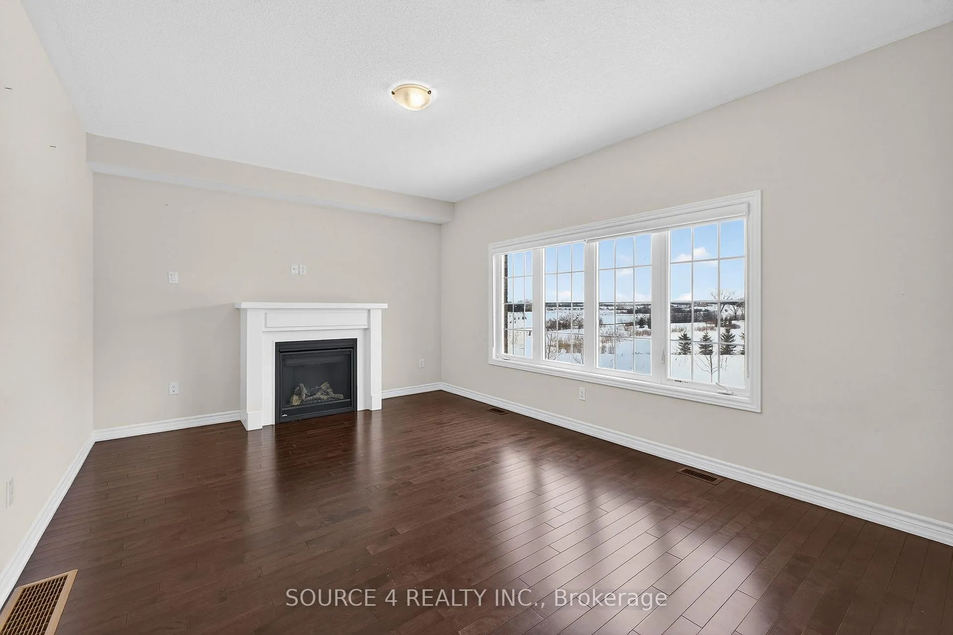 Photo 10 of 355 Danny Wheeler Boulevard, Georgina, Keswick North — HOMEH