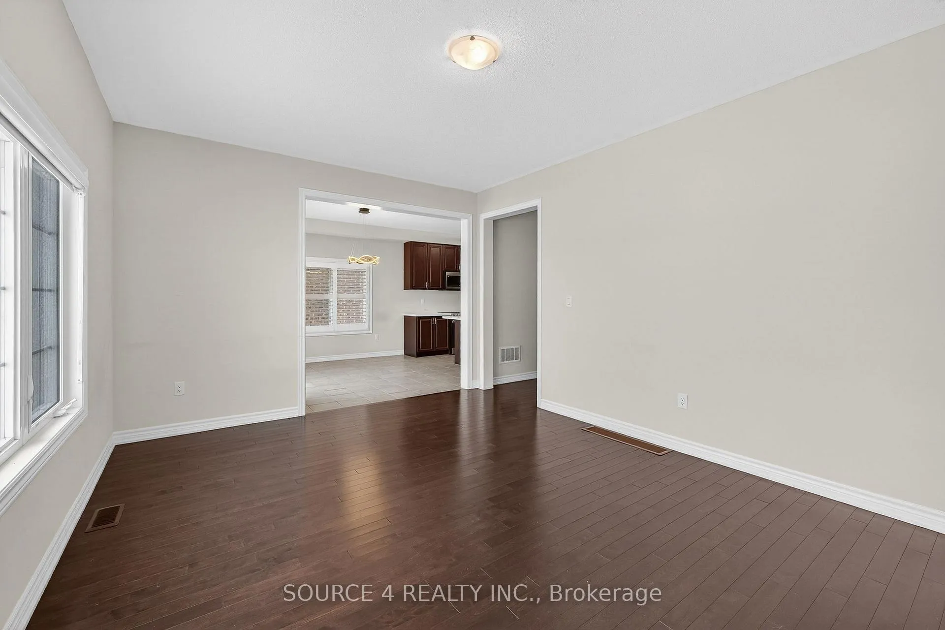 Photo 11 of 355 Danny Wheeler Boulevard, Georgina, Keswick North — HOMEH