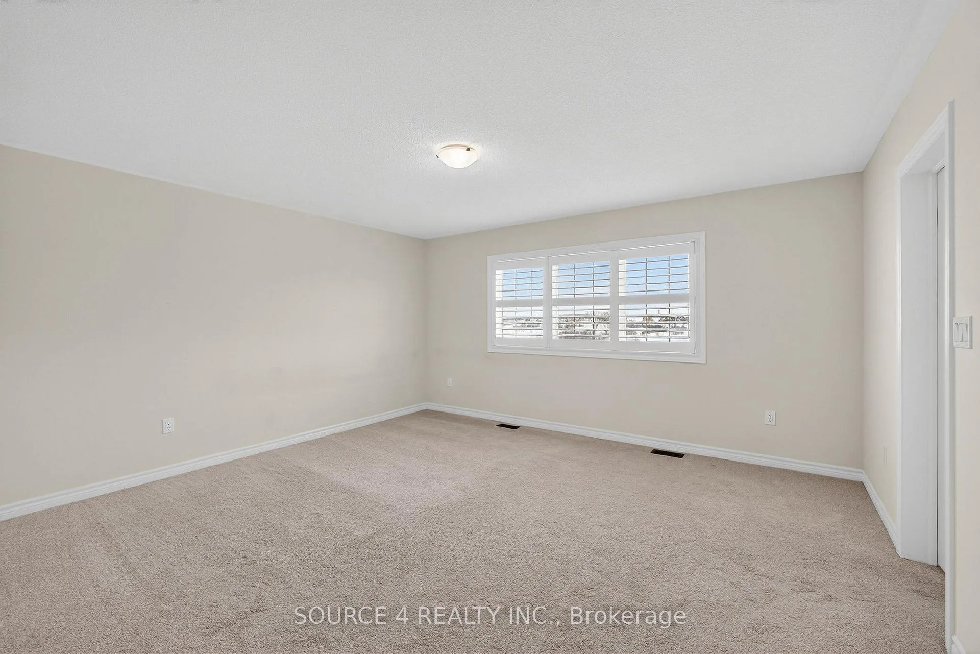 Photo 19 of 355 Danny Wheeler Boulevard, Georgina, Keswick North — HOMEH