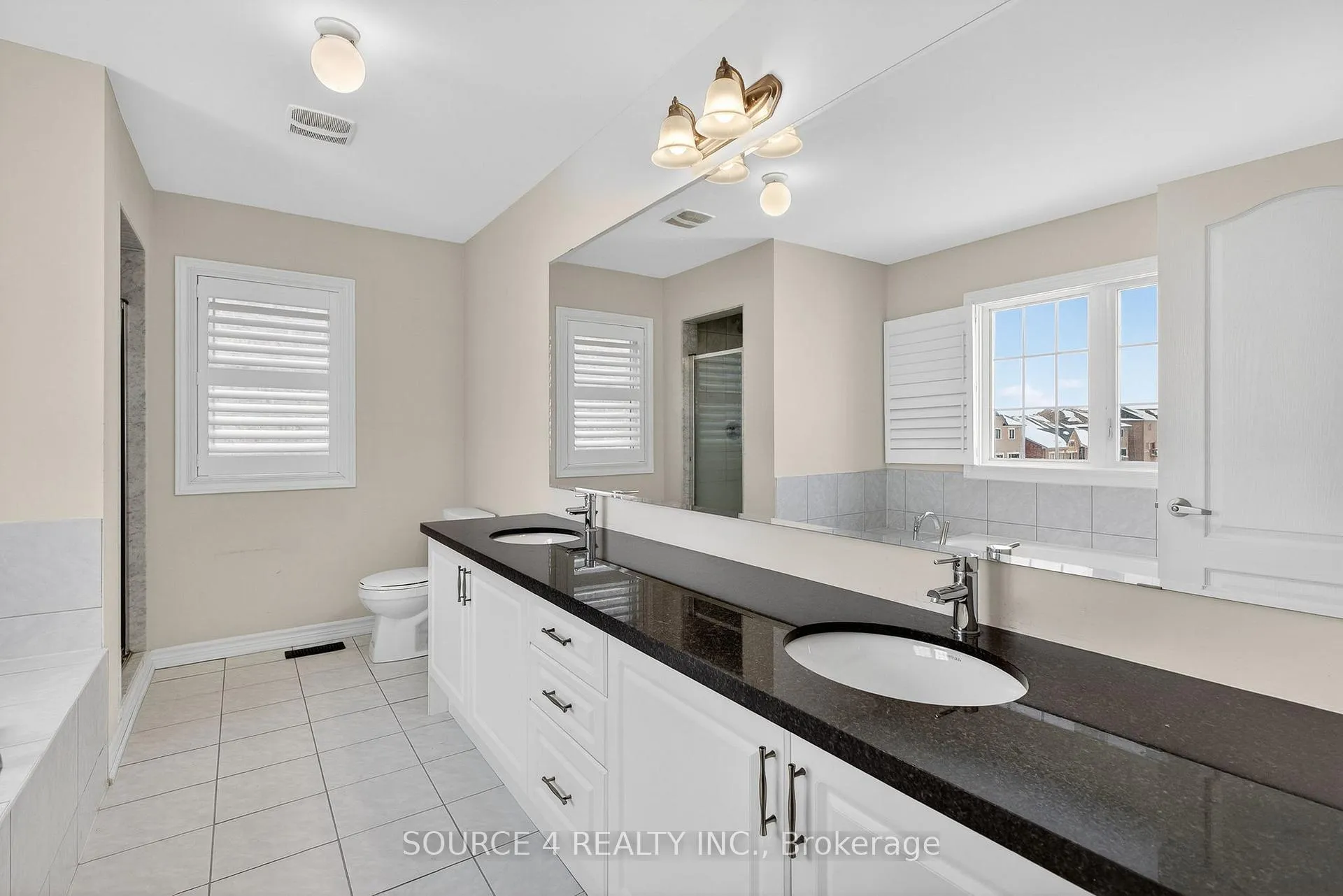 Photo 22 of 355 Danny Wheeler Boulevard, Georgina, Keswick North — HOMEH
