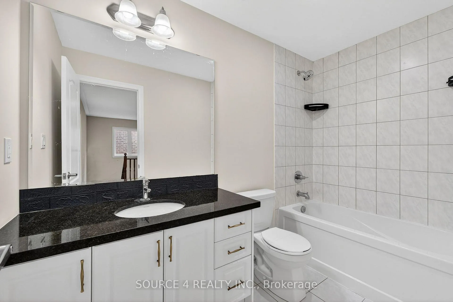 Photo 31 of 355 Danny Wheeler Boulevard, Georgina, Keswick North — HOMEH