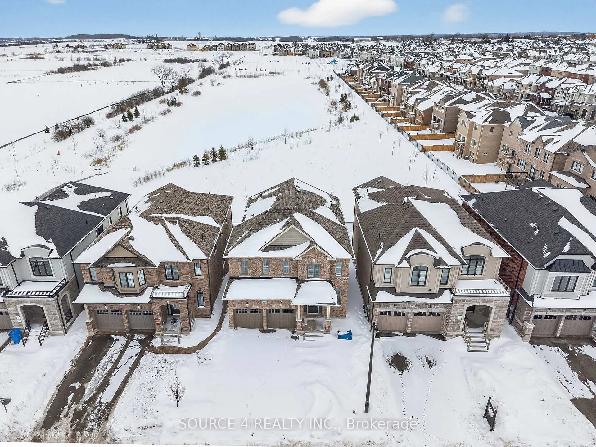 Photo 42 of 355 Danny Wheeler Boulevard, Georgina, Keswick North — HOMEH