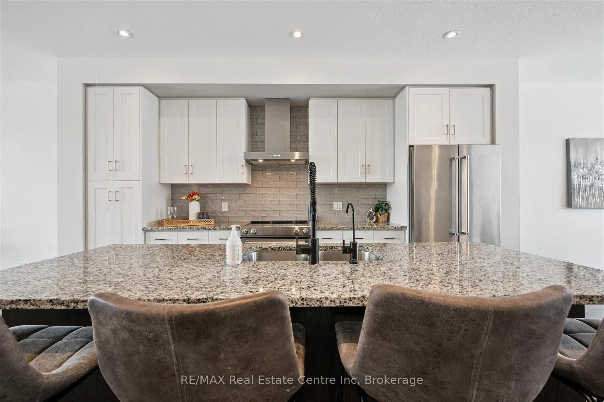 Photo 3 of Unit 71, 60 Arkell Road, Guelph, Kortright East — HOMEH
