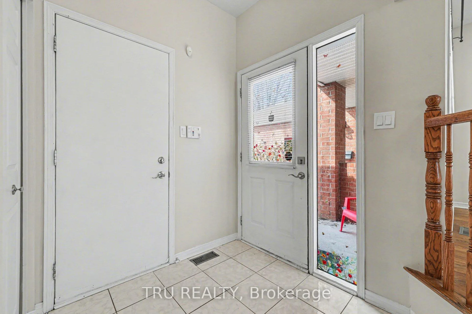 Photo 3 of 37 Daventry Crescent, Ottawa, Barrhaven - Longfields — HOMEH