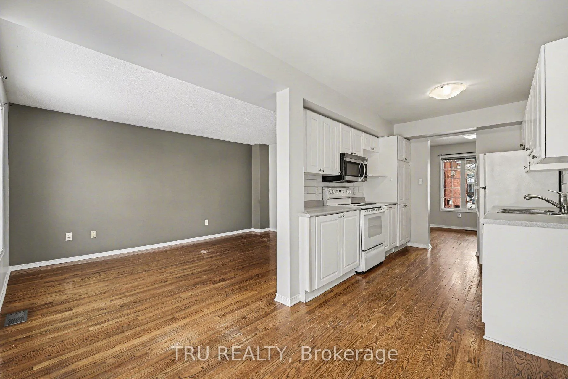 Photo 8 of 37 Daventry Crescent, Ottawa, Barrhaven - Longfields — HOMEH