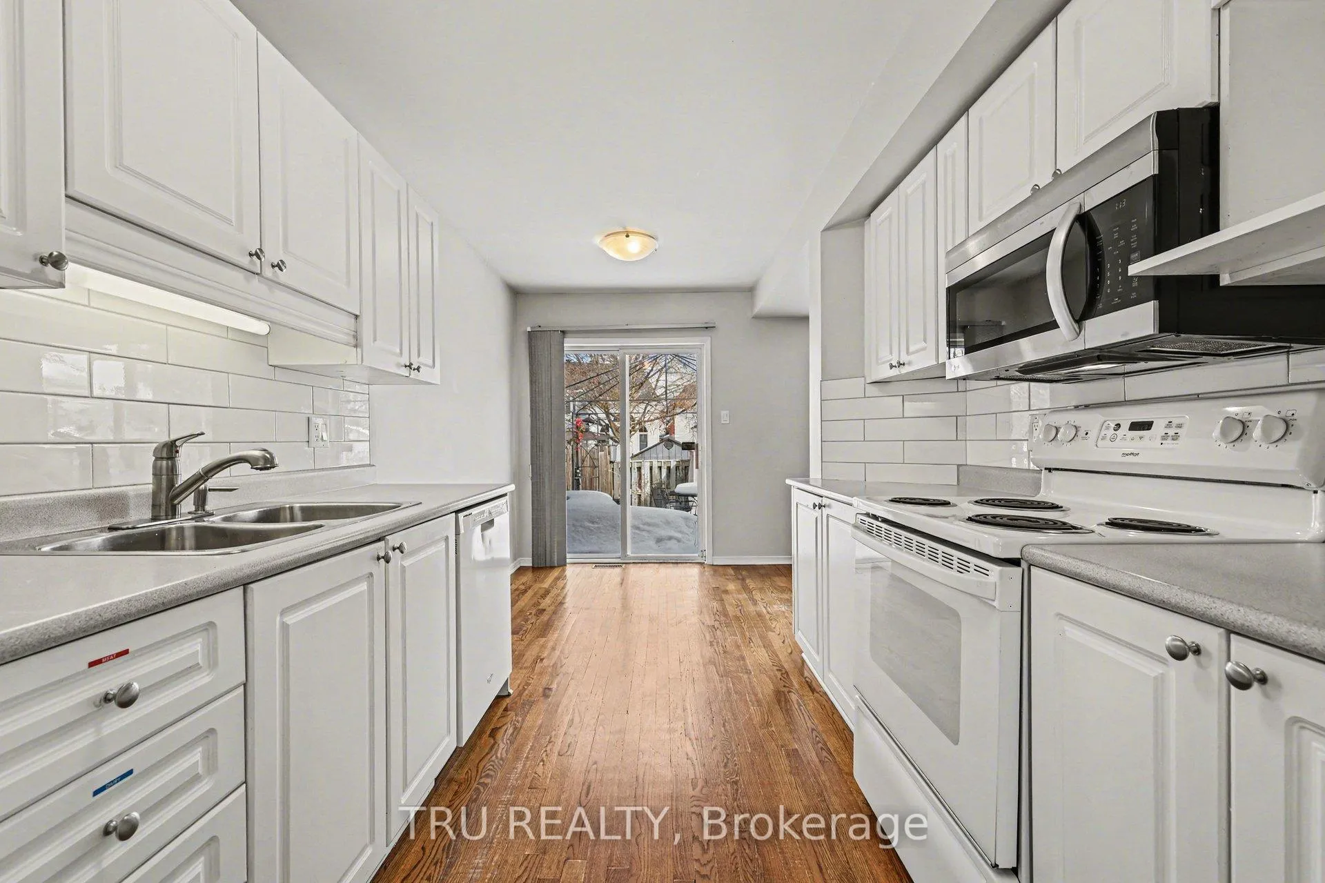 Photo 9 of 37 Daventry Crescent, Ottawa, Barrhaven - Longfields — HOMEH