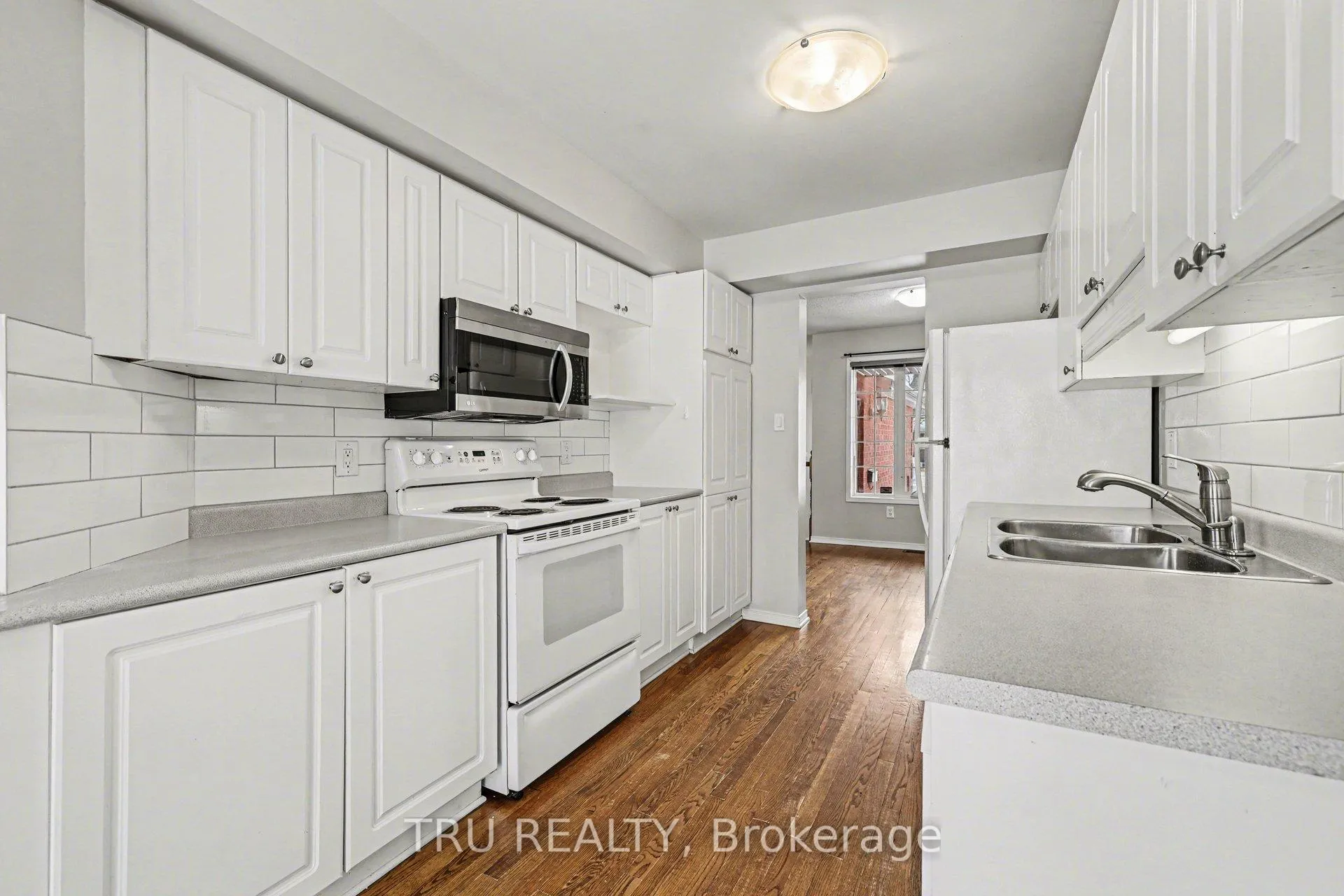 Photo 11 of 37 Daventry Crescent, Ottawa, Barrhaven - Longfields — HOMEH