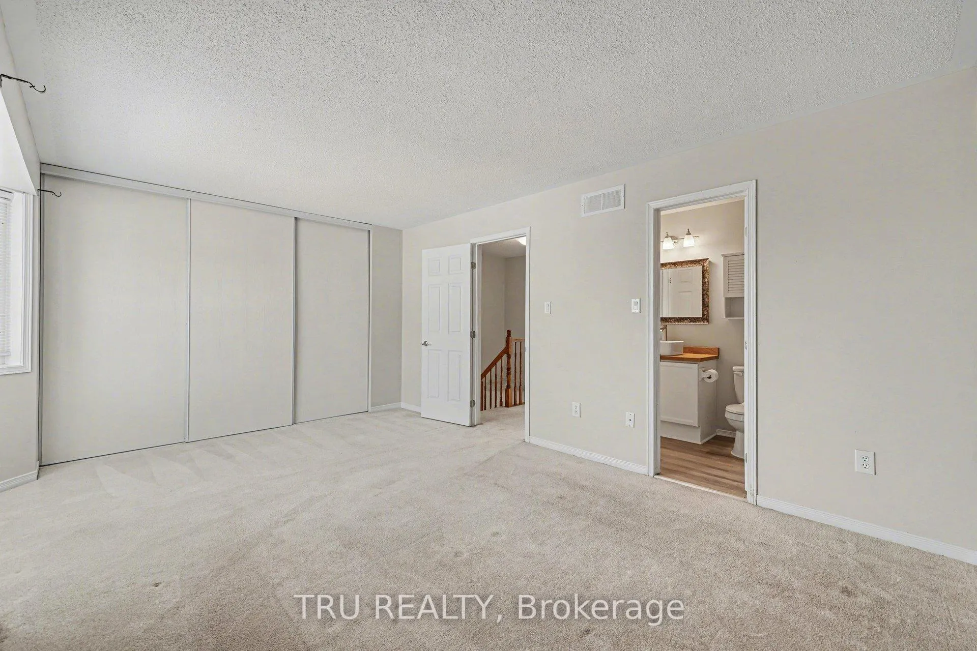 Photo 17 of 37 Daventry Crescent, Ottawa, Barrhaven - Longfields — HOMEH