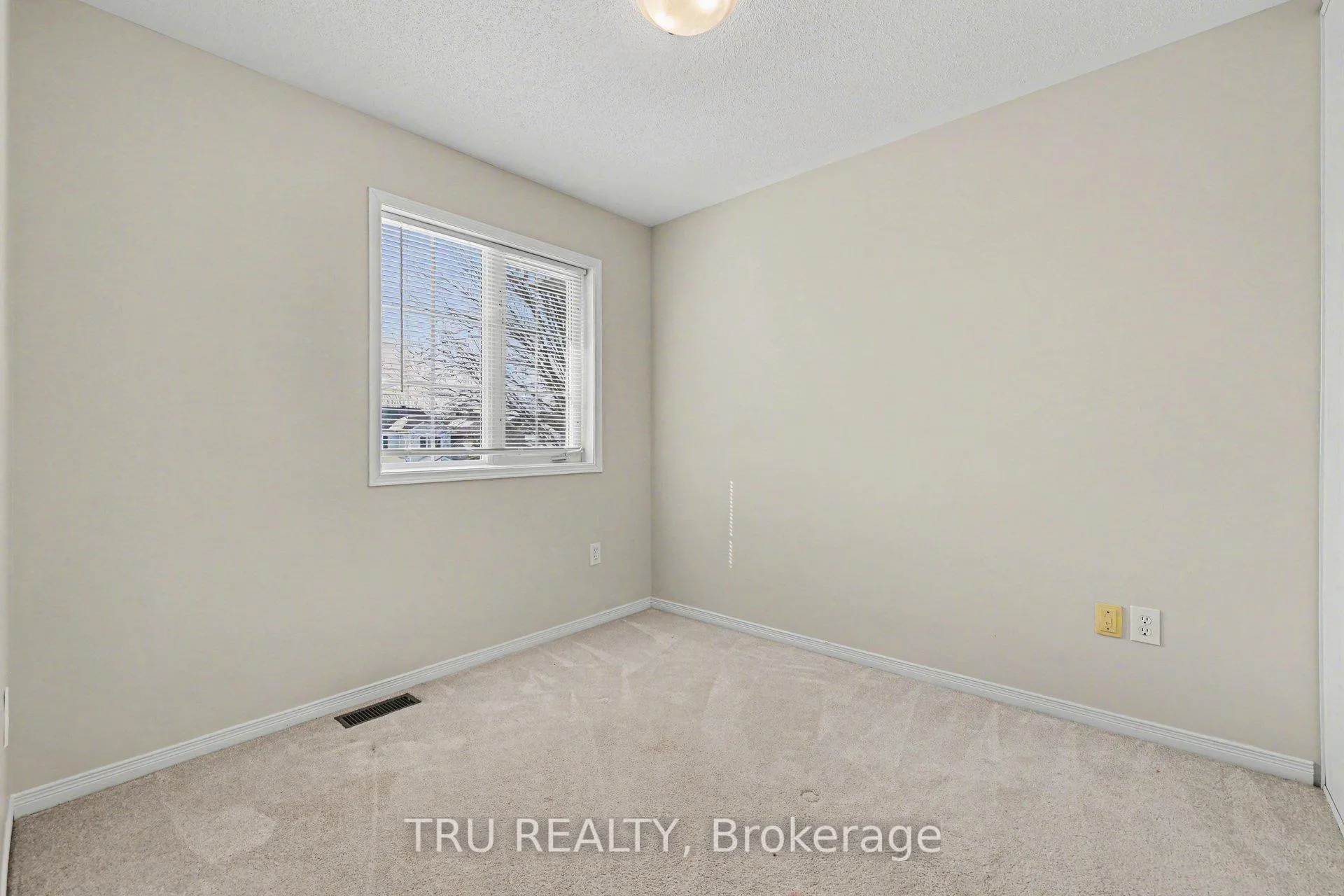 Photo 19 of 37 Daventry Crescent, Ottawa, Barrhaven - Longfields — HOMEH