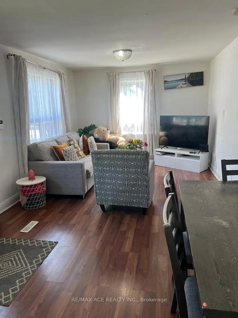 Photo 2 of Unit Main, 65 Craiglee Drive, Scarborough, Birchcliffe-Cliffside — HOMEH