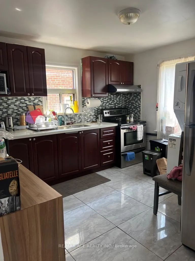Photo 3 of Unit Main, 65 Craiglee Drive, Scarborough, Birchcliffe-Cliffside — HOMEH
