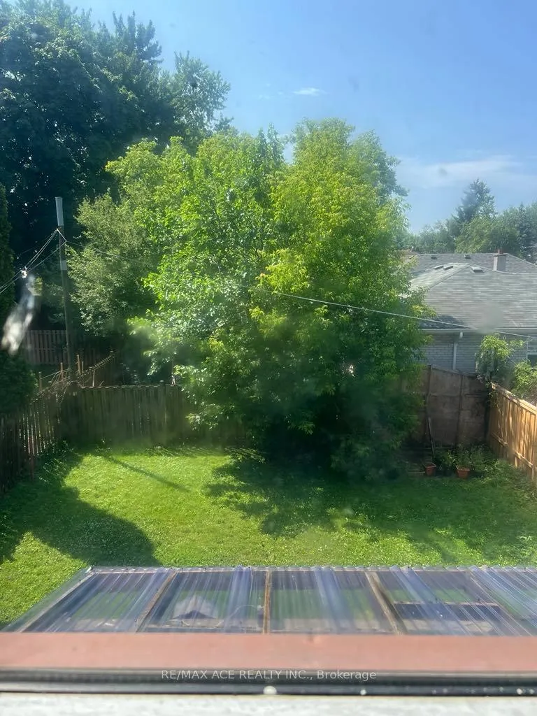 Photo 10 of Unit Main, 65 Craiglee Drive, Scarborough, Birchcliffe-Cliffside — HOMEH