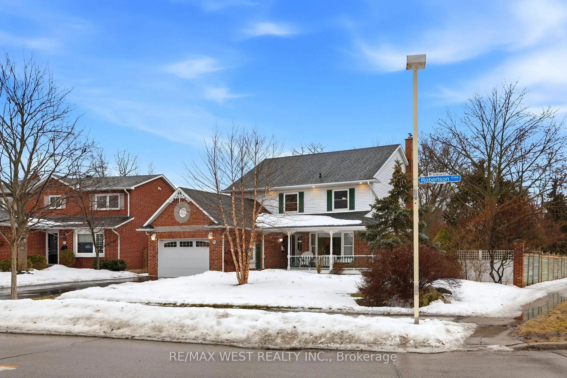 Front of 690 Robertson Crescent