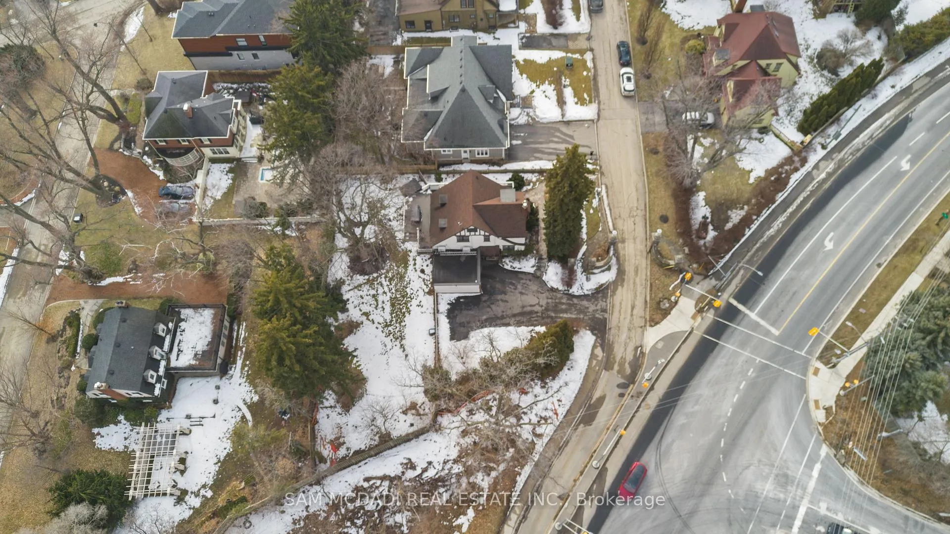 Photo 2 of 1064 Mohawk Road, Burlington, LaSalle — HOMEH