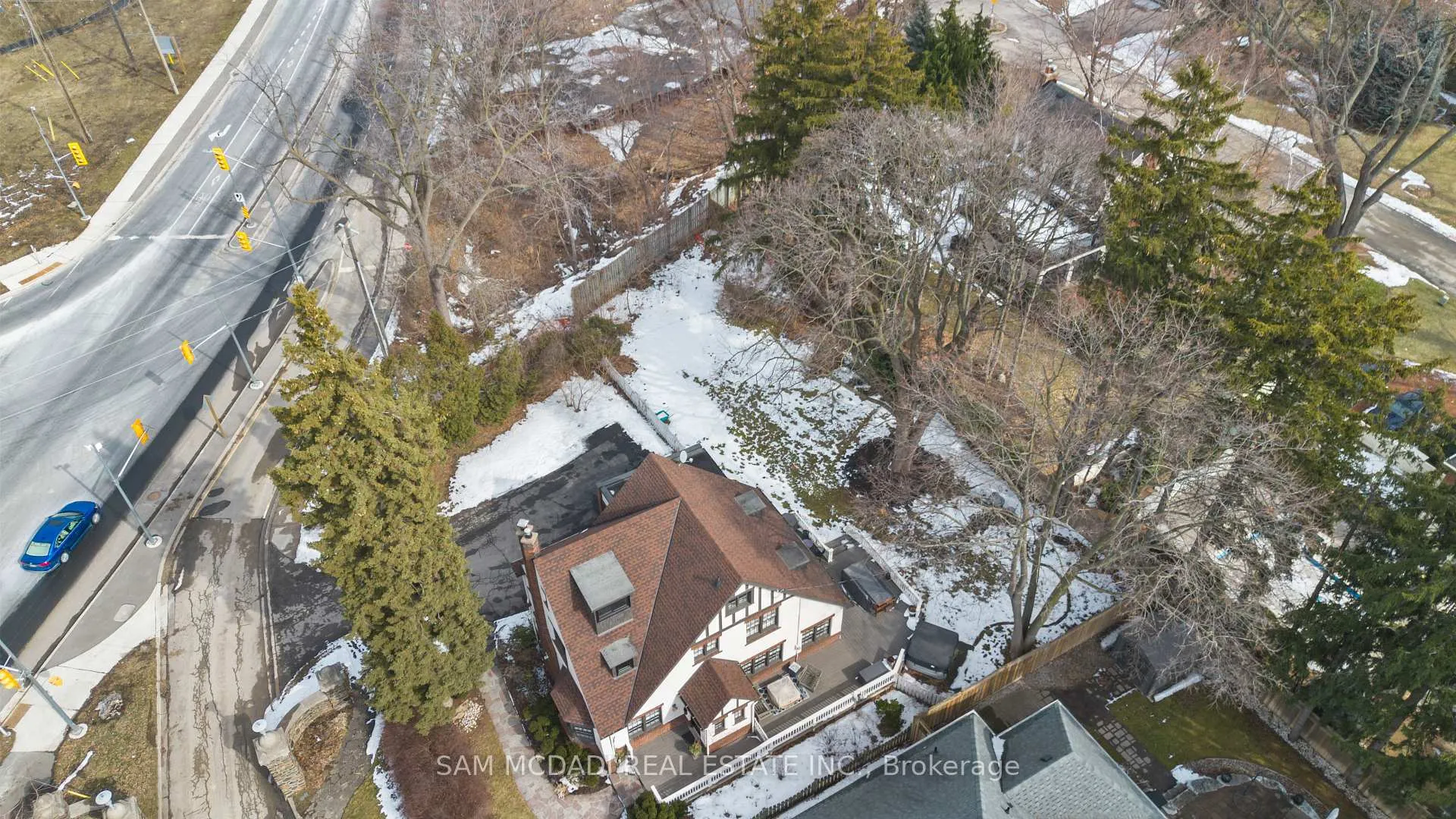 Photo 3 of 1064 Mohawk Road, Burlington, LaSalle — HOMEH