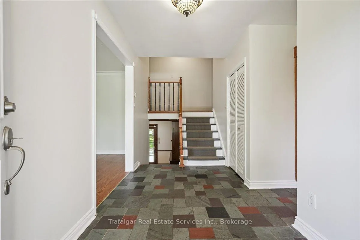 Photo 4 of 180 Tracina Drive, Oakville, Southwest — HOMEH