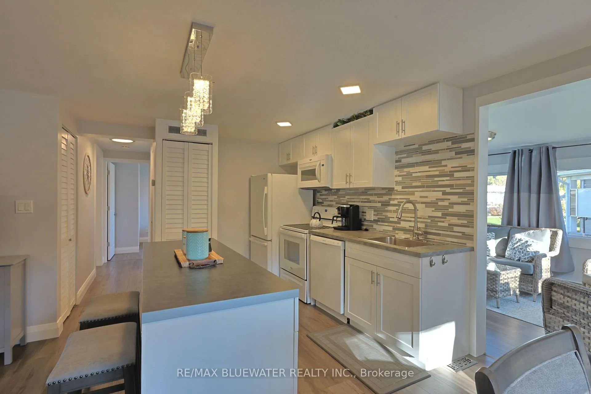 Photo 10 of 79 Pebble Beach Parkway, South Huron, Stephen — HOMEH