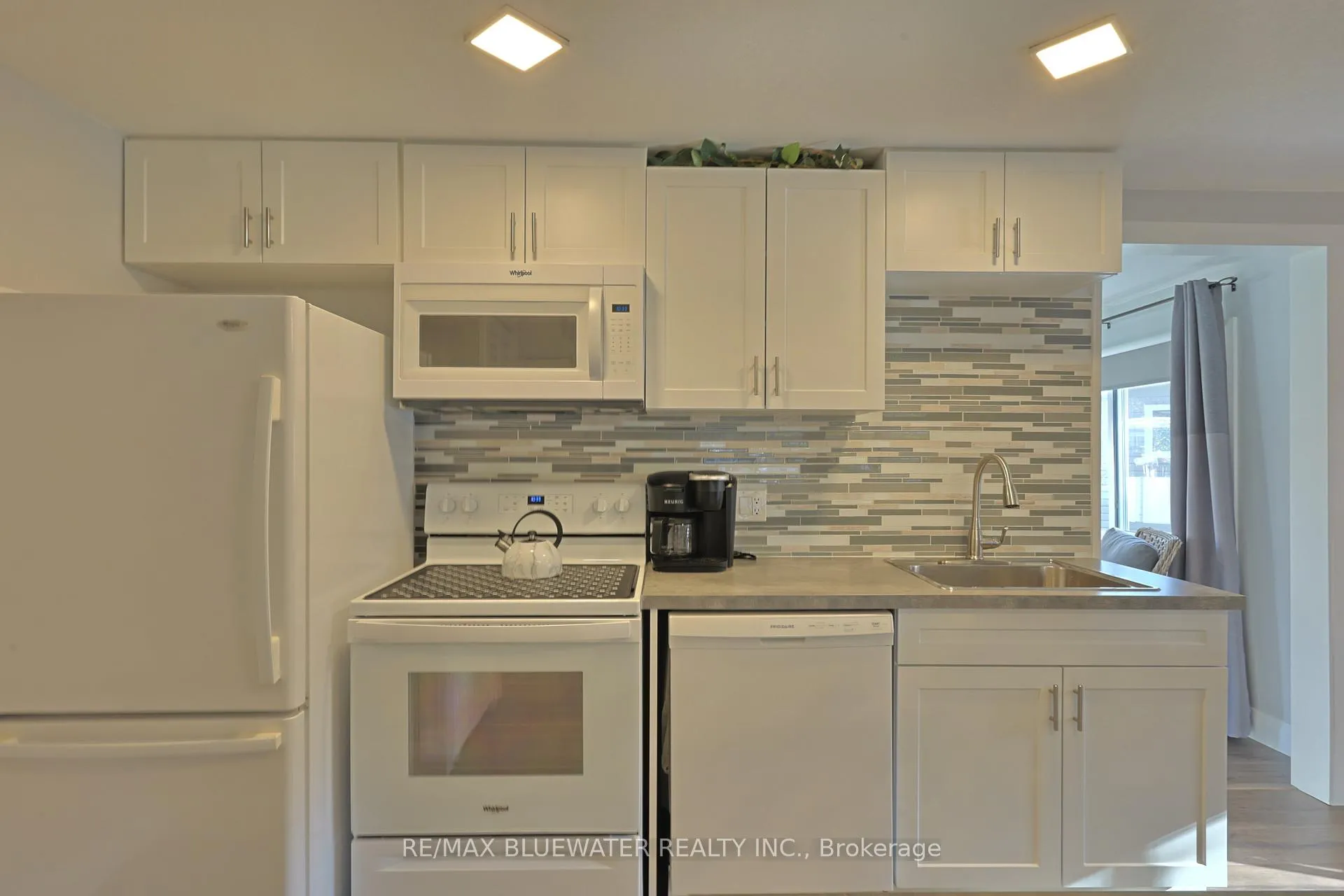 Photo 11 of 79 Pebble Beach Parkway, South Huron, Stephen — HOMEH