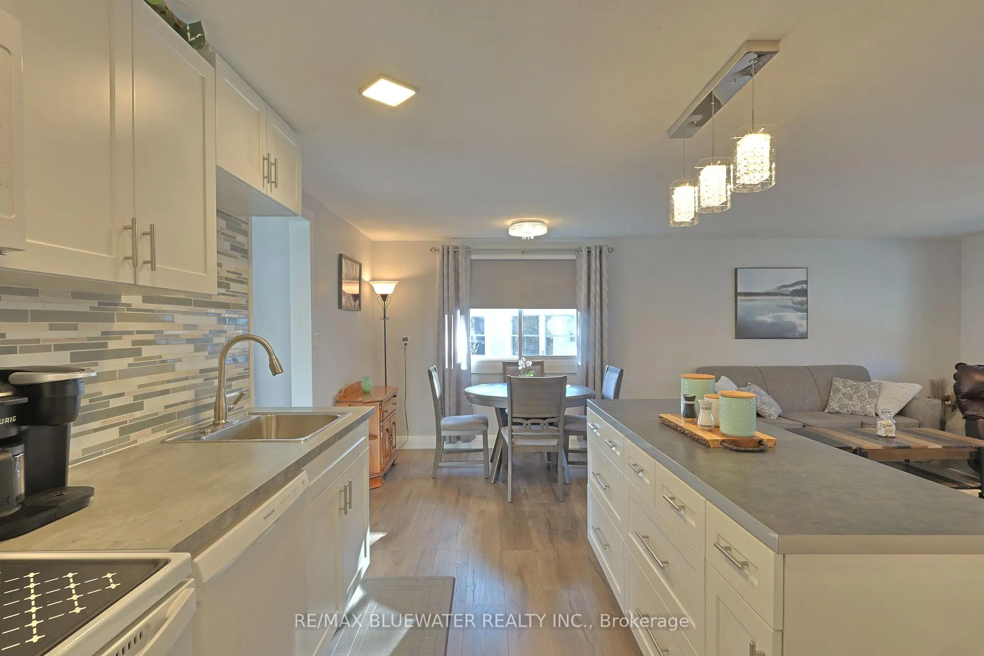 Photo 12 of 79 Pebble Beach Parkway, South Huron, Stephen — HOMEH