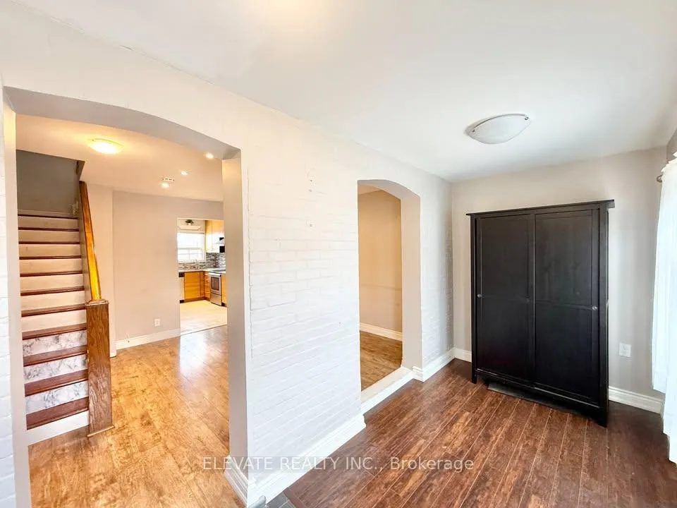 Photo 4 of Unit 1, 8 Hatherley Road, Toronto, Caledonia-Fairbank — HOMEH