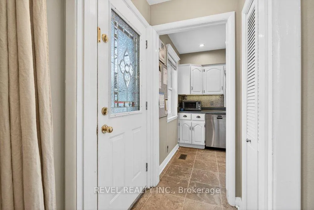 Photo 4 of 399 Pepper Drive, Burlington, Brant — HOMEH