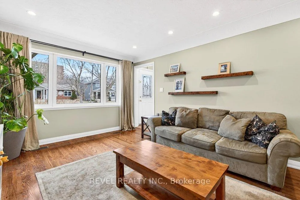 Photo 8 of 399 Pepper Drive, Burlington, Brant — HOMEH