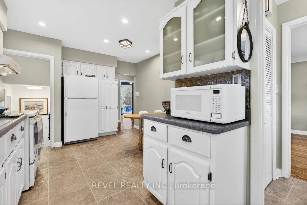 Photo 12 of 399 Pepper Drive, Burlington, Brant — HOMEH