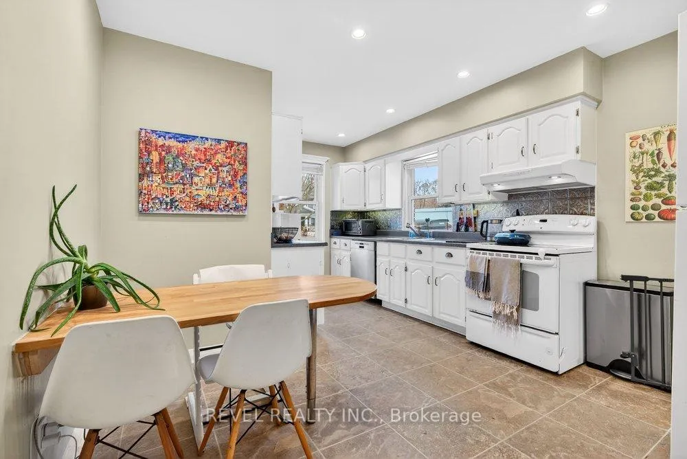 Photo 13 of 399 Pepper Drive, Burlington, Brant — HOMEH