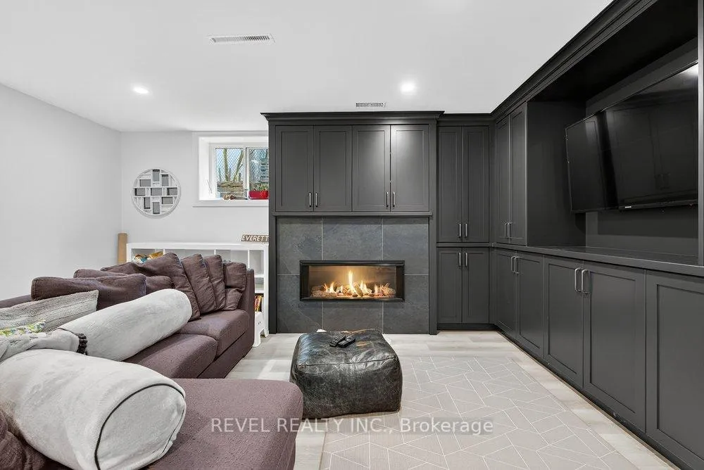 Photo 33 of 399 Pepper Drive, Burlington, Brant — HOMEH