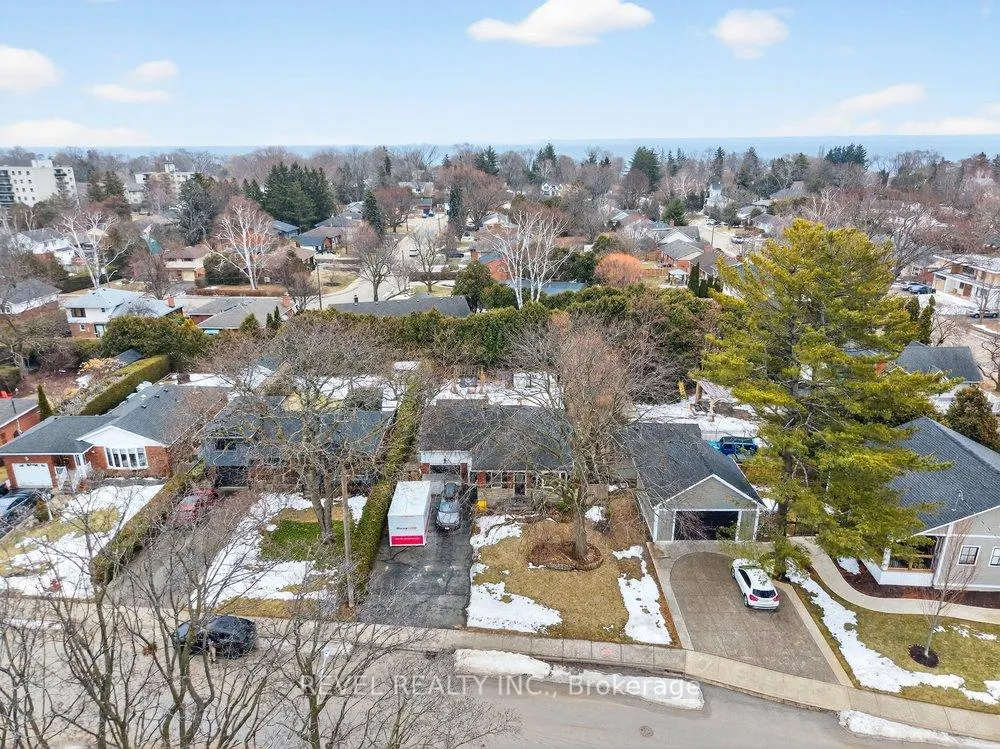 Photo 45 of 399 Pepper Drive, Burlington, Brant — HOMEH