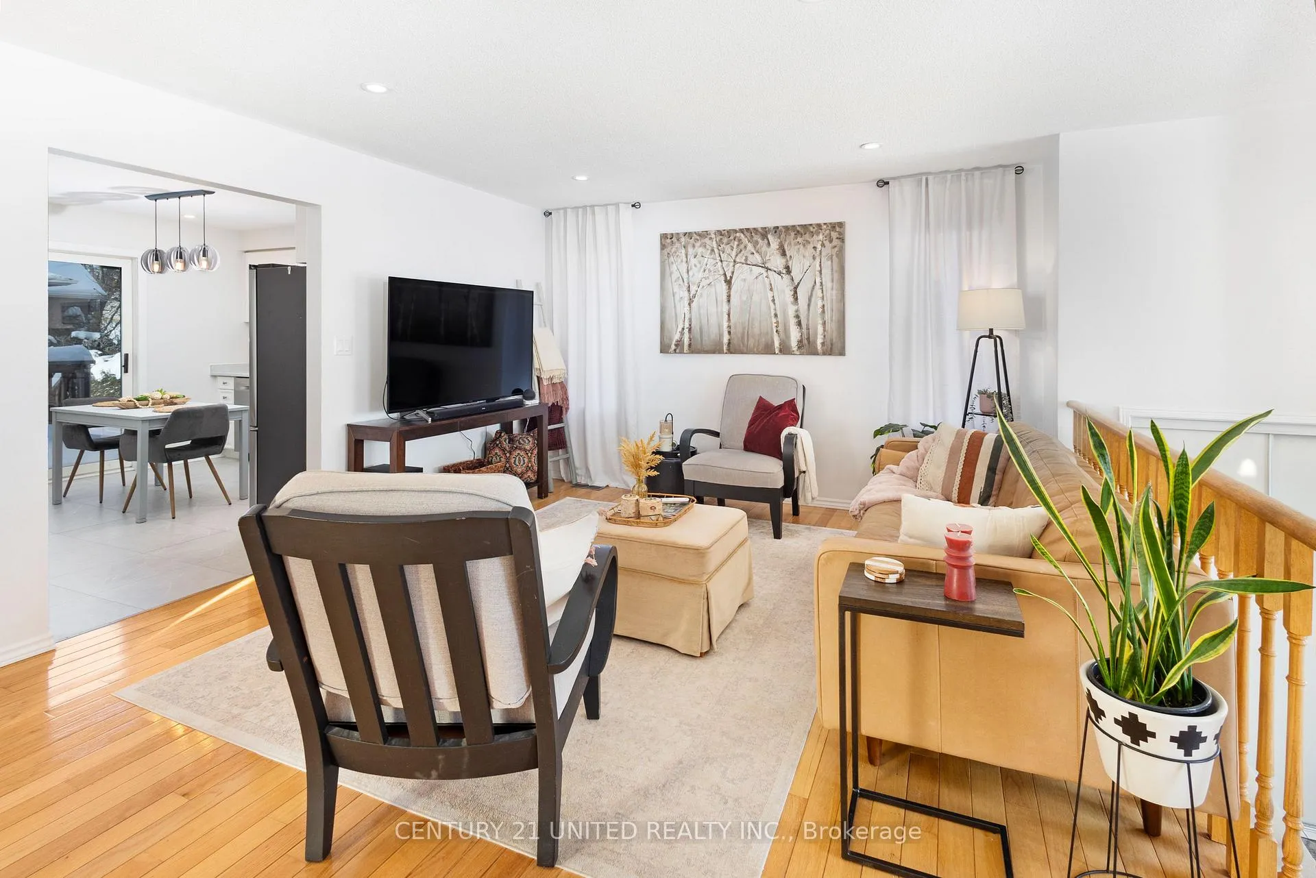 Photo 5 of 1455 Glenforest Crescent, Peterborough, Monaghan Ward 2 — HOMEH
