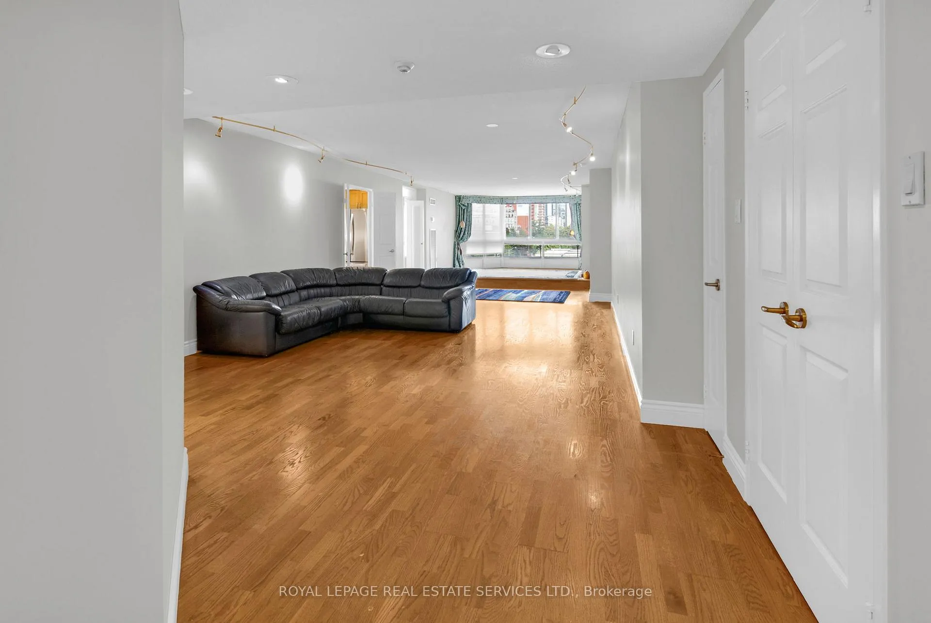 Photo 5 of Unit 609, 130 Carlton Street, Toronto, Cabbagetown-South St. James Town — HOMEH