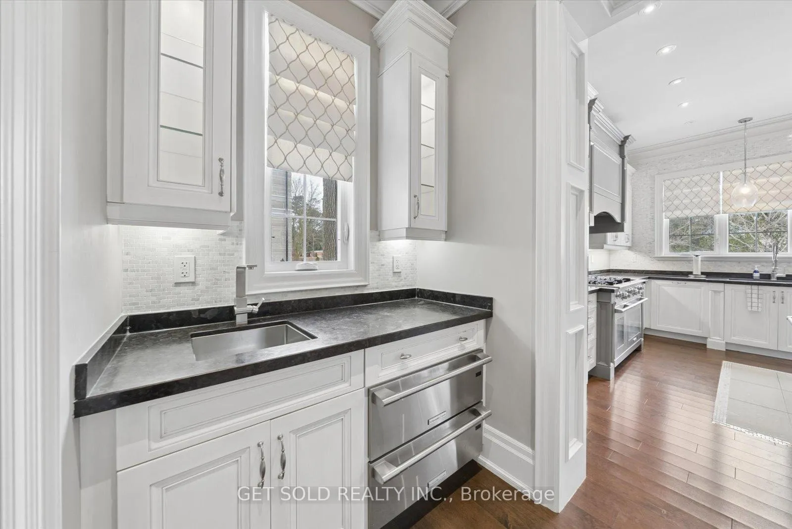 Photo 10 of 8 Thornhill Avenue, Vaughan, Uplands — HOMEH