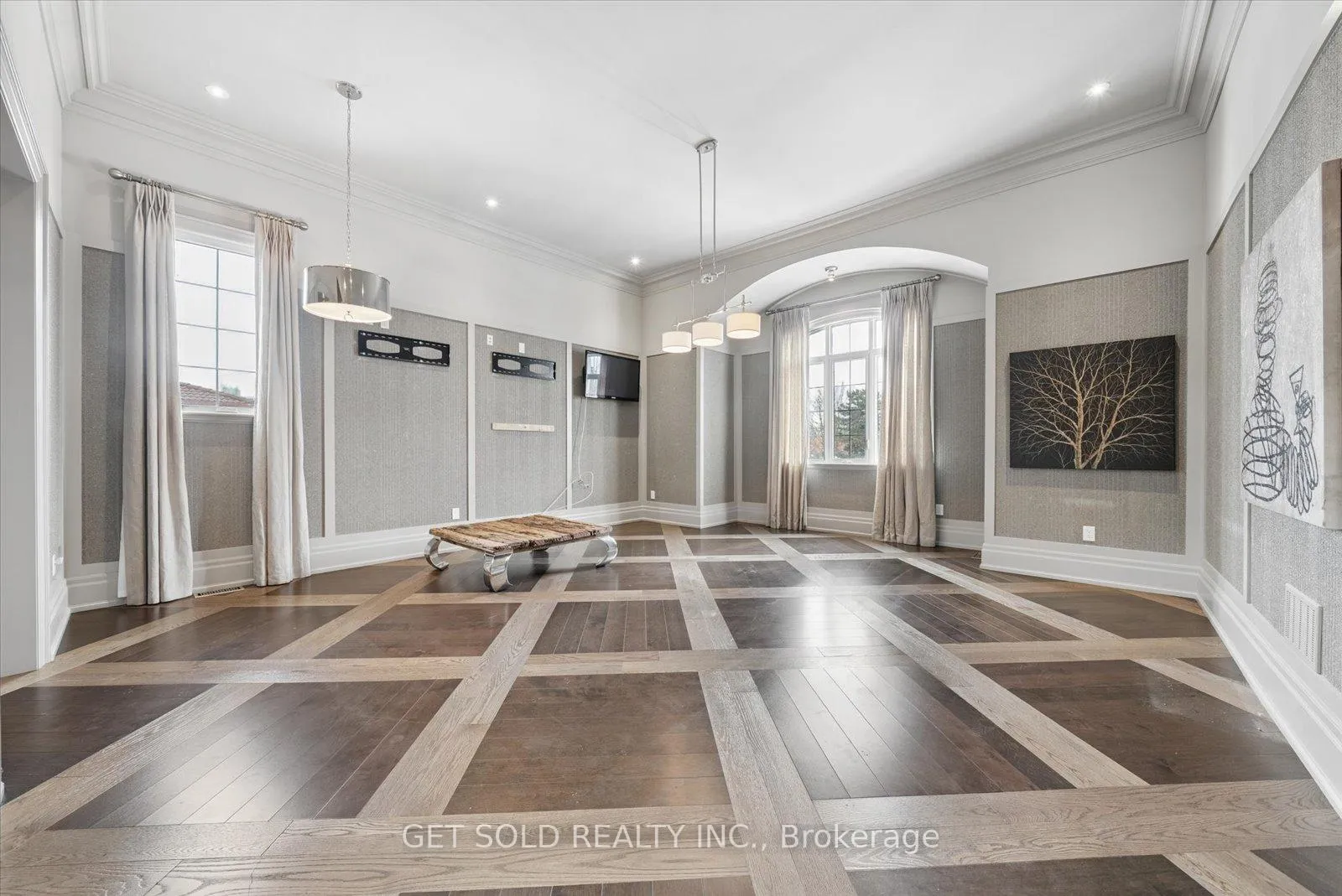 Photo 19 of 8 Thornhill Avenue, Vaughan, Uplands — HOMEH