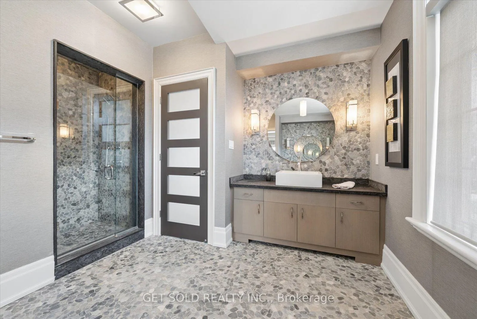 Photo 29 of 8 Thornhill Avenue, Vaughan, Uplands — HOMEH