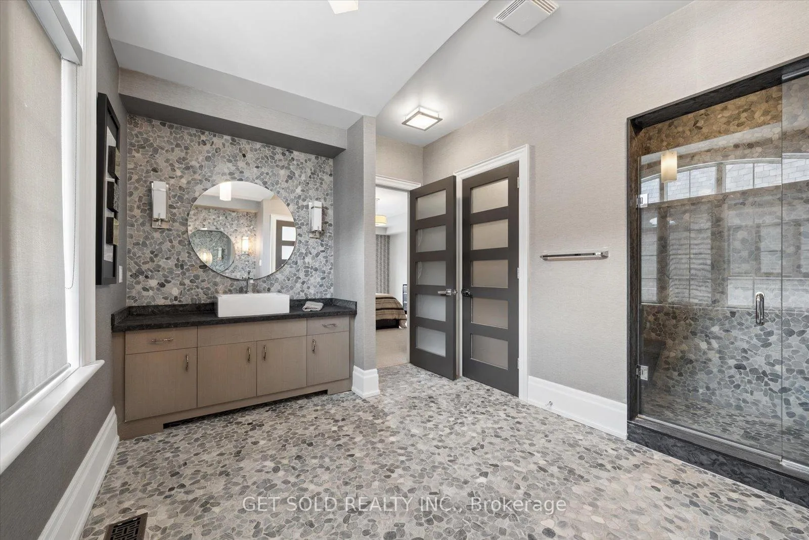 Photo 30 of 8 Thornhill Avenue, Vaughan, Uplands — HOMEH