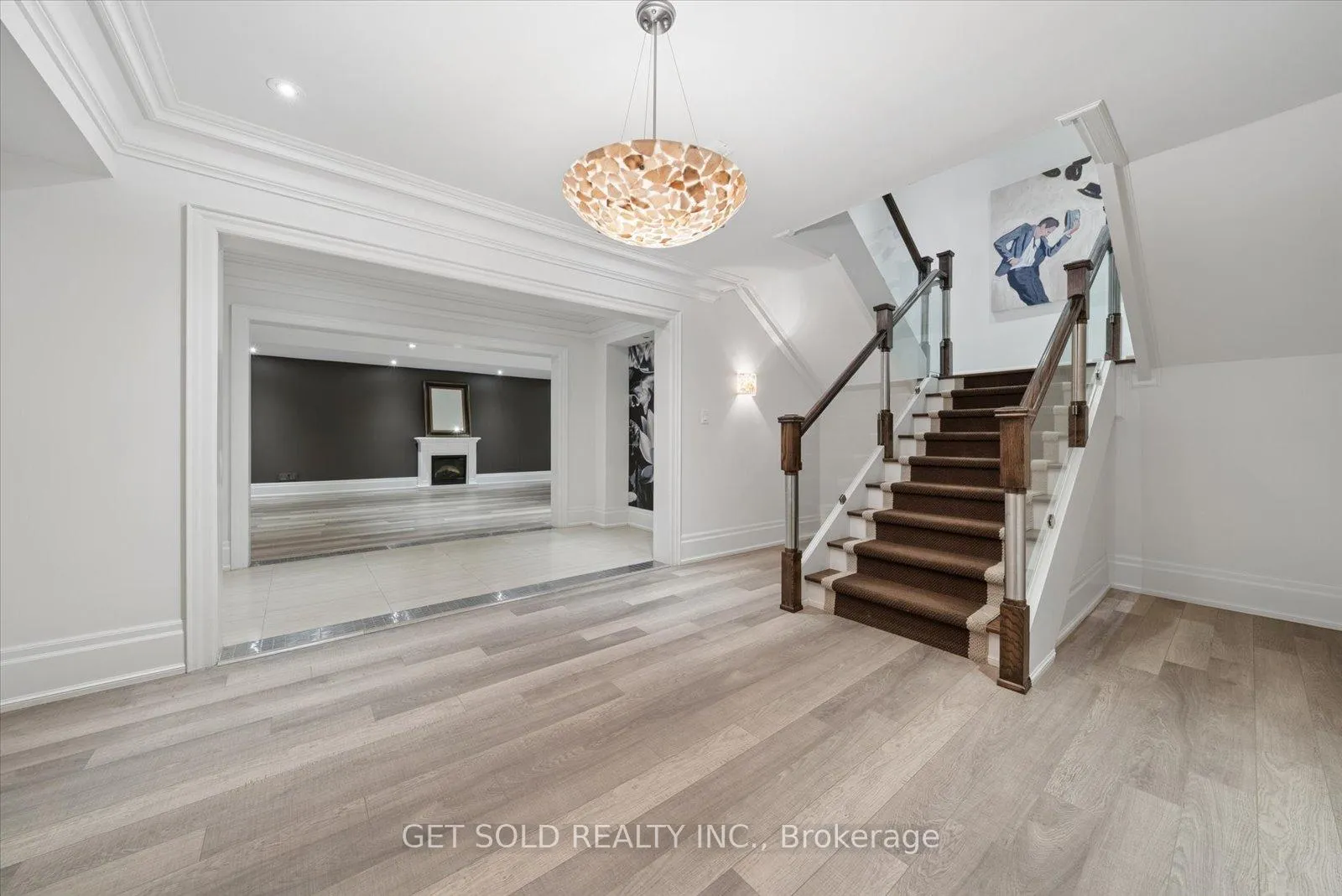 Photo 36 of 8 Thornhill Avenue, Vaughan, Uplands — HOMEH