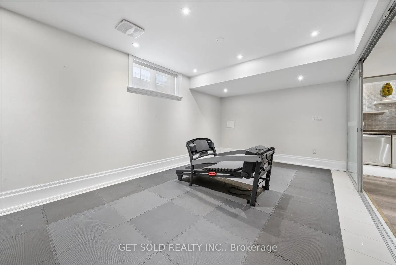Photo 40 of 8 Thornhill Avenue, Vaughan, Uplands — HOMEH