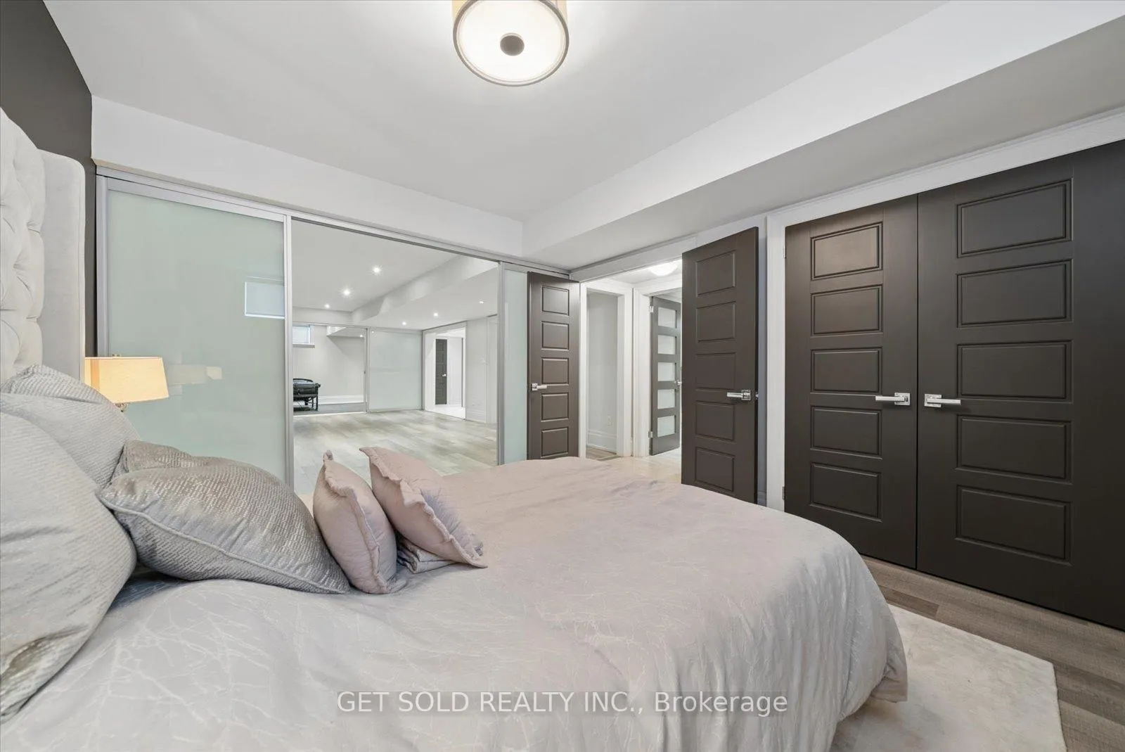 Photo 42 of 8 Thornhill Avenue, Vaughan, Uplands — HOMEH