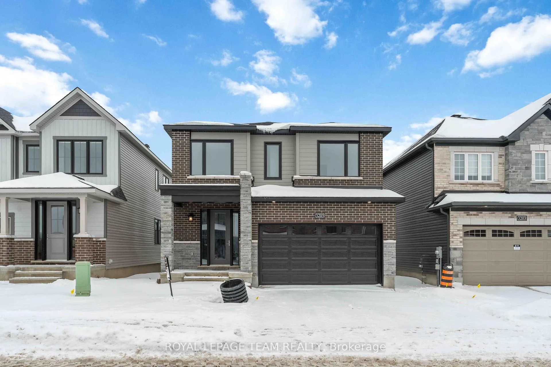 Front of 3205 Starboard Street