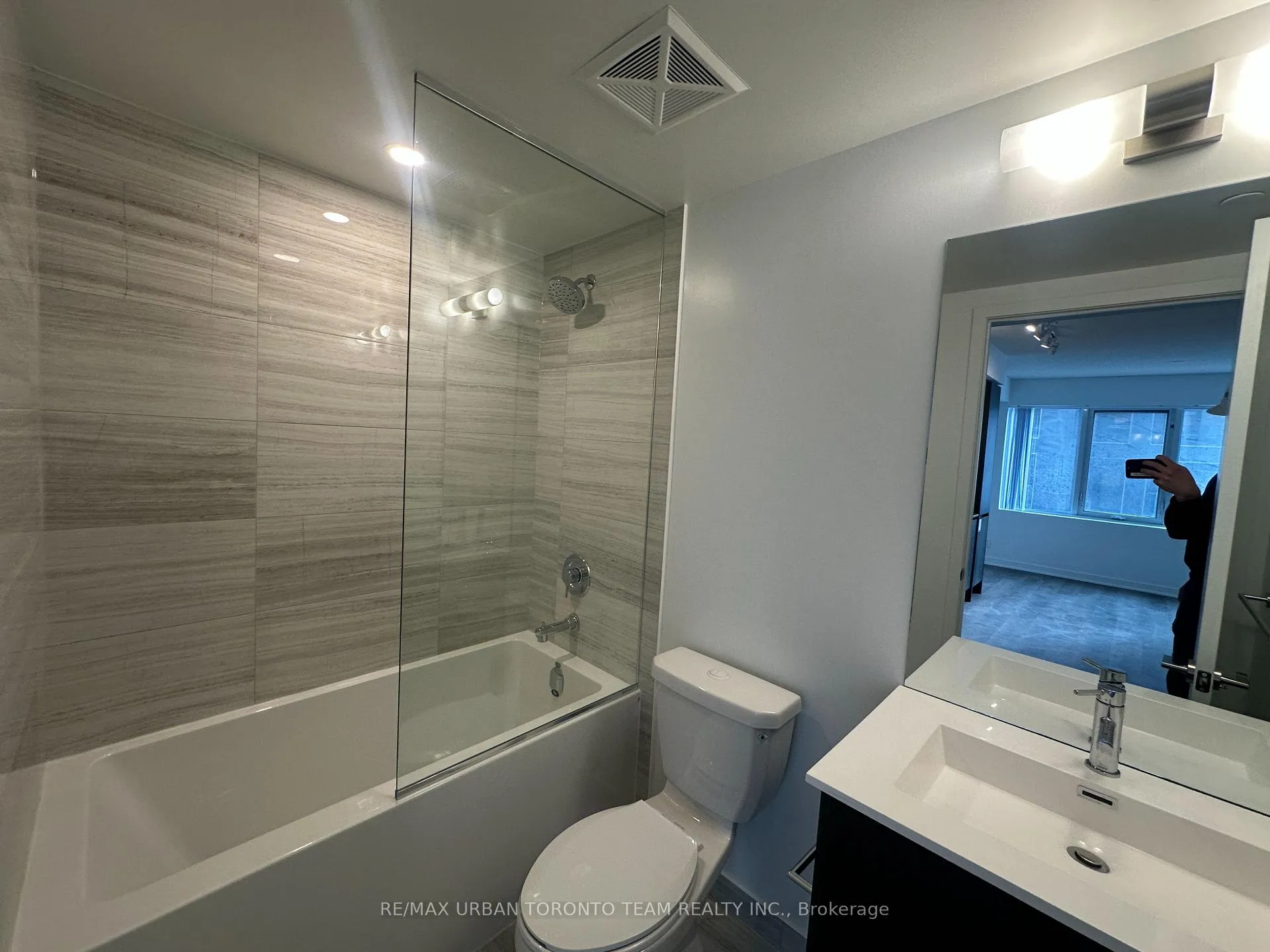 Photo 7 of Unit 616, 180 Front Street E, Toronto, Moss Park — HOMEH