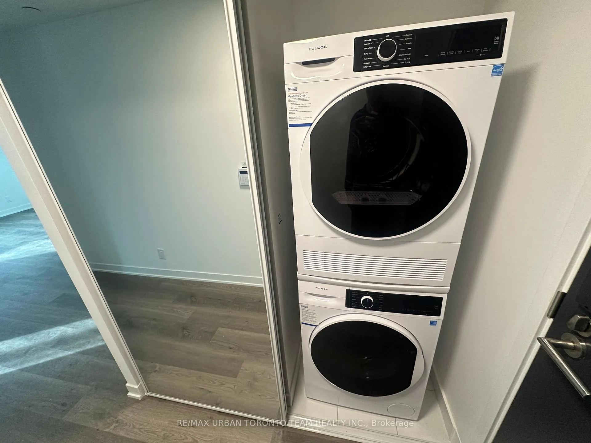 Photo 8 of Unit 616, 180 Front Street E, Toronto, Moss Park — HOMEH