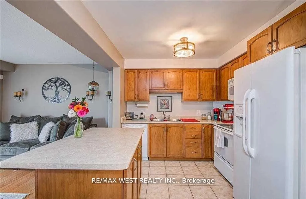 Photo 6 of 4475 Comfort Crescent, Lincoln, Beamsville — HOMEH