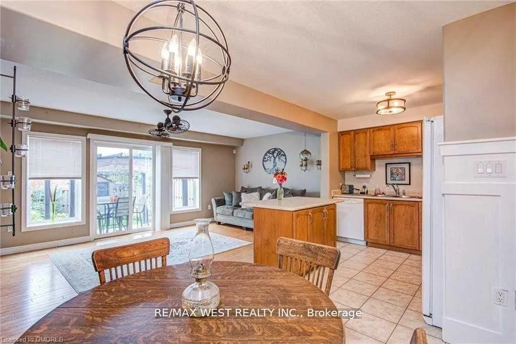 Photo 11 of 4475 Comfort Crescent, Lincoln, Beamsville — HOMEH