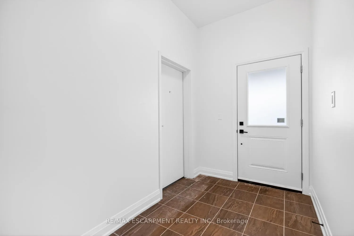 Photo 3 of Unit 1, 253 St Clair Boulevard, Hamilton, St. Clair — HOMEH