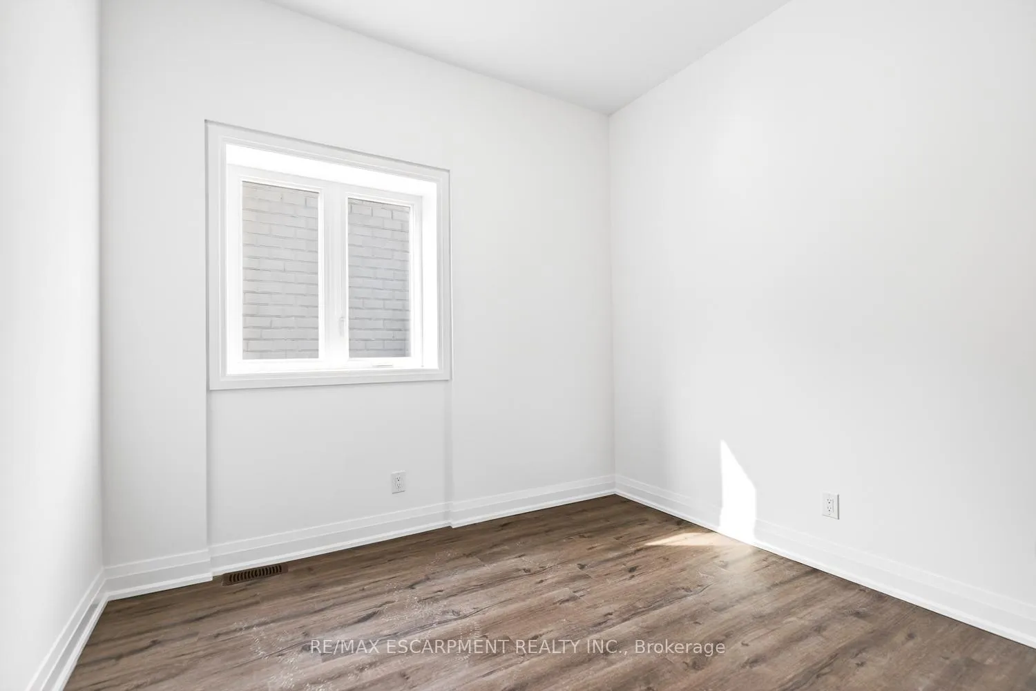 Photo 10 of Unit 1, 253 St Clair Boulevard, Hamilton, St. Clair — HOMEH