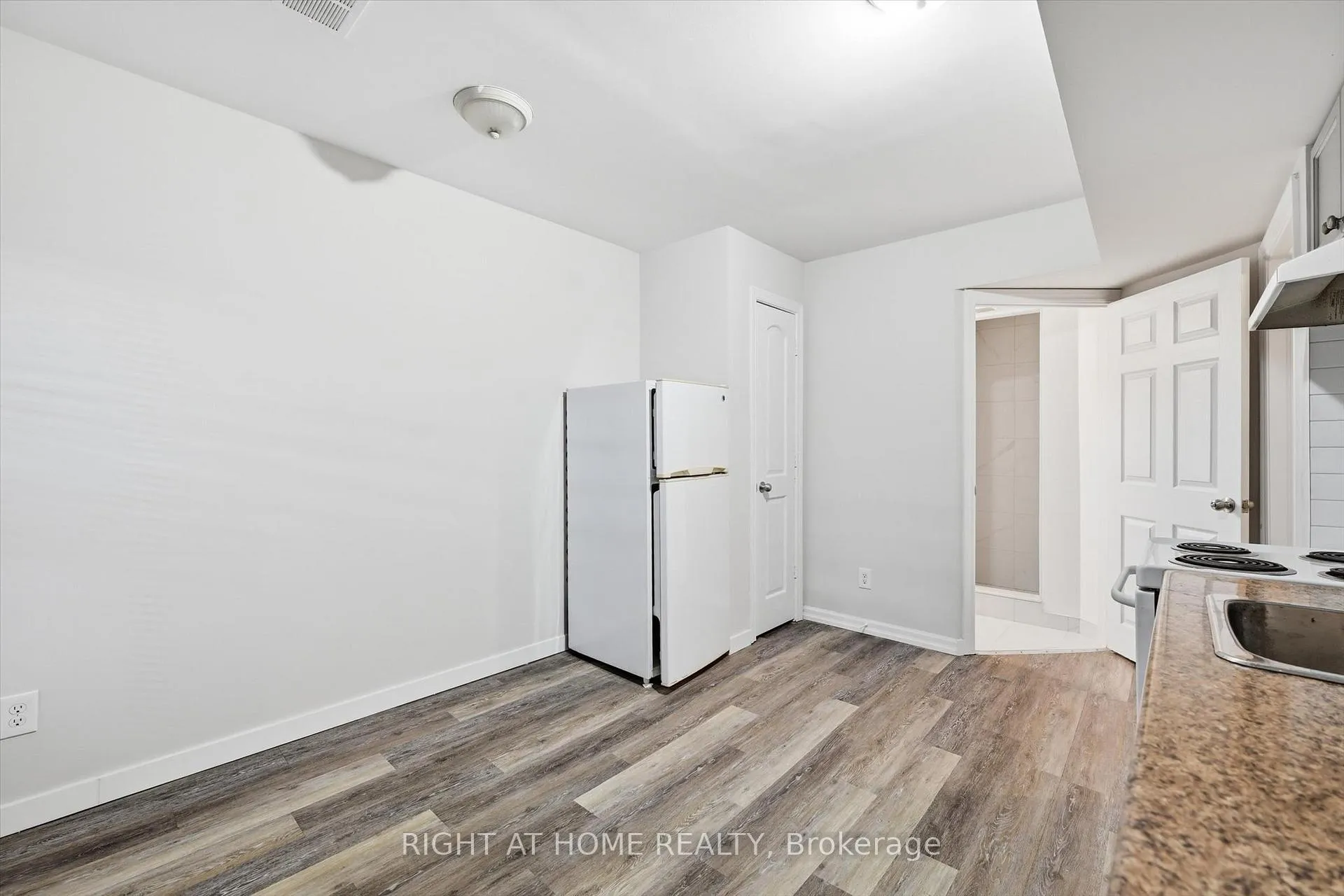 Photo 5 of Unit 1, 13 Westinghouse Avenue, Hamilton, Gibson — HOMEH