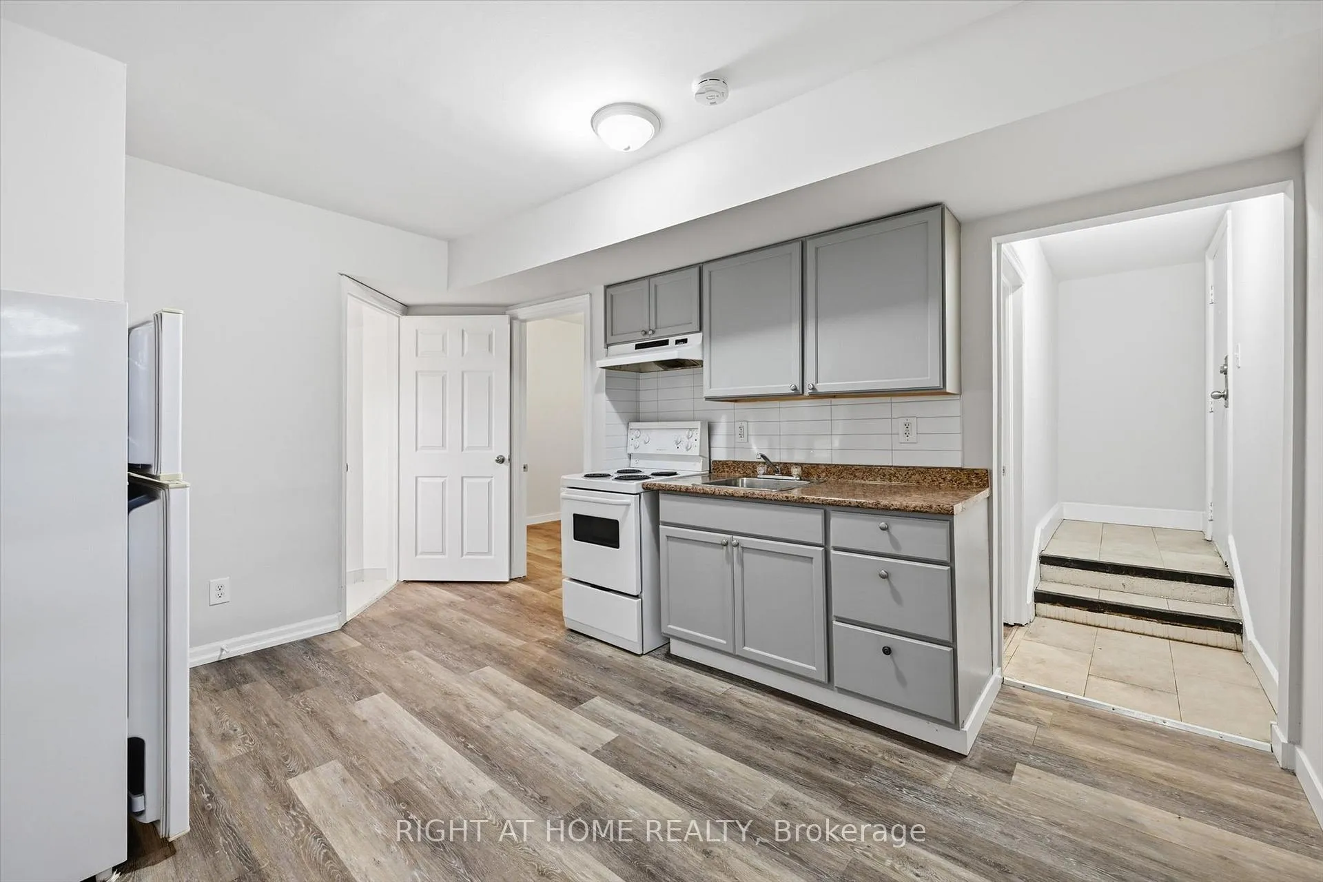 Photo 6 of Unit 1, 13 Westinghouse Avenue, Hamilton, Gibson — HOMEH